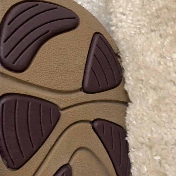 NWOT 5 UGG Australia flower boots - Picture 9 of 12